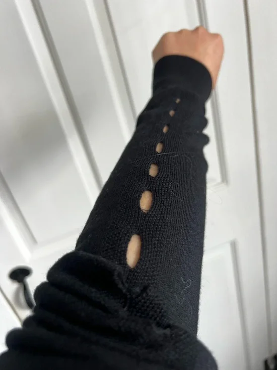 Banana Republic Black Crewneck Sweater - NWT - Picture 4 of 4